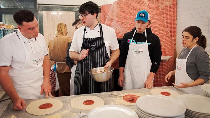 Pizza Cooking Class in Rome City Center with Drinks
