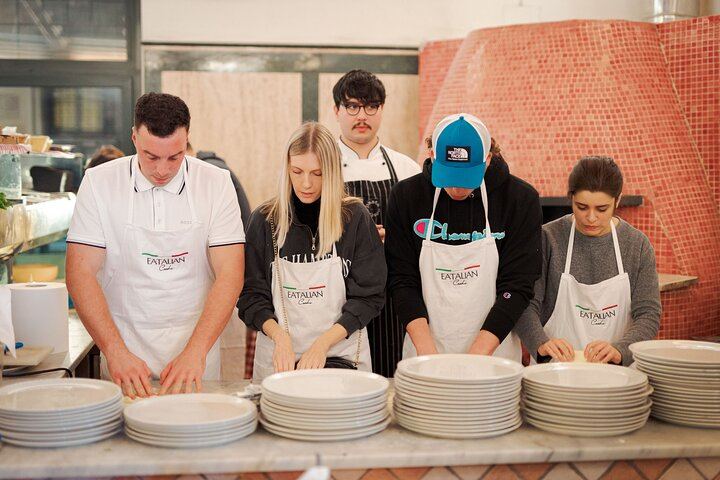 Pizza Cooking Class in Rome City Center with Drinks