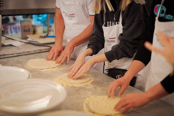 Pizza Cooking Class in Rome City Center with Drinks