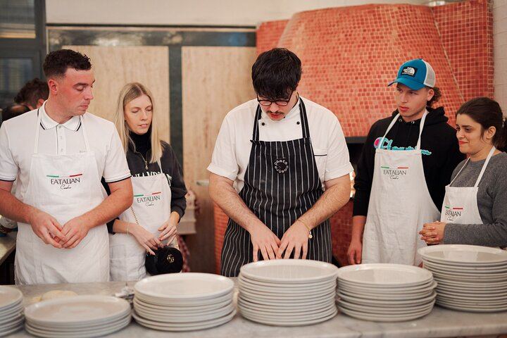 Pizza Cooking Class in Rome City Center with Drinks