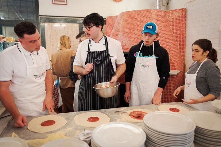 Pizza Cooking Class in Rome City Center with Drinks