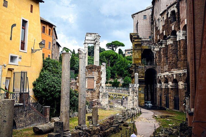 Private Rome Food Tour in Campo dei Fiori with 8+Tastings