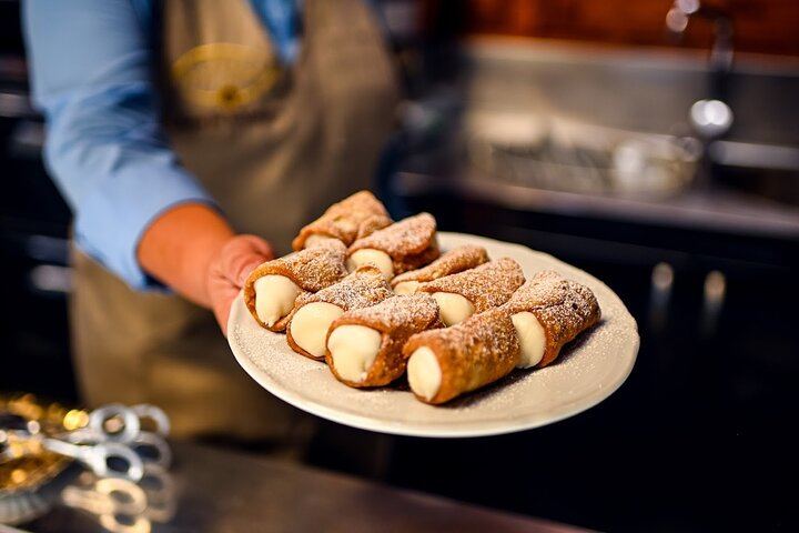 Private Rome Food Tour in Campo dei Fiori with 8+Tastings