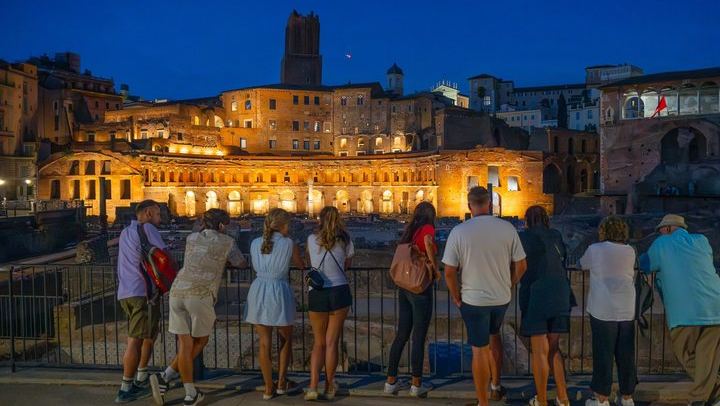 Roman Forums & Michelangelo at Sunset Small Group Tour