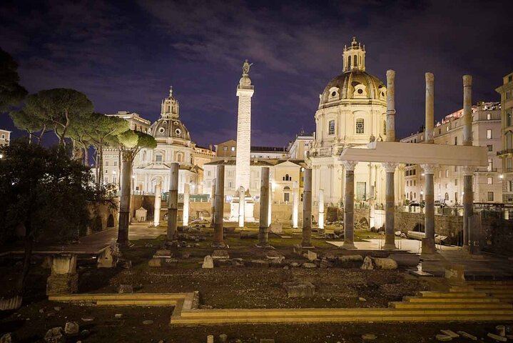Roman Forums & Michelangelo at Sunset Small Group Tour