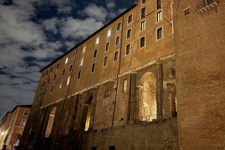 Roman Forums & Michelangelo at Sunset Small Group Tour