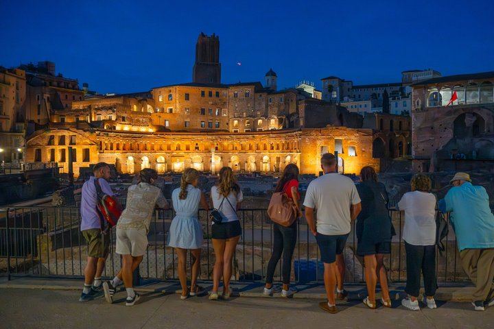 Roman Forums & Michelangelo at Sunset Small Group Tour