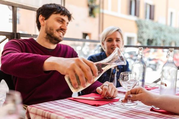 Degustazione di vini privata a Roma, con un sommelier scelto appositamente per te