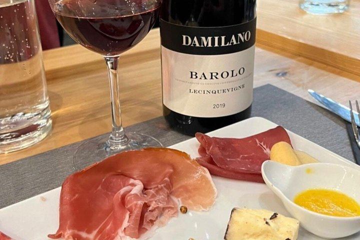 Rome: 5* Trastevere Luxury Food tour with Free-Flowing Fine Wine