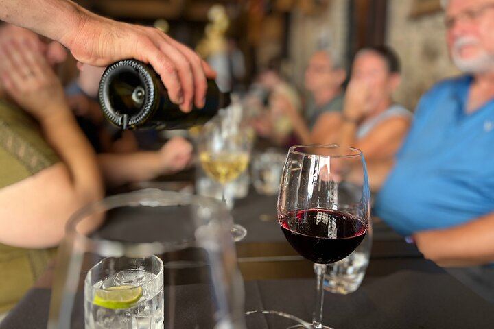 Rome: 5* Trastevere Luxury Food tour with Free-Flowing Fine Wine