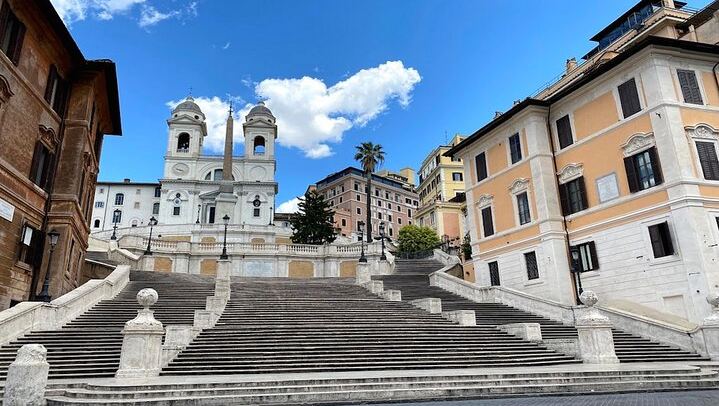 Rome at Sunrise Walking Tour: Pantheon Trevi Fountain & Breakfast