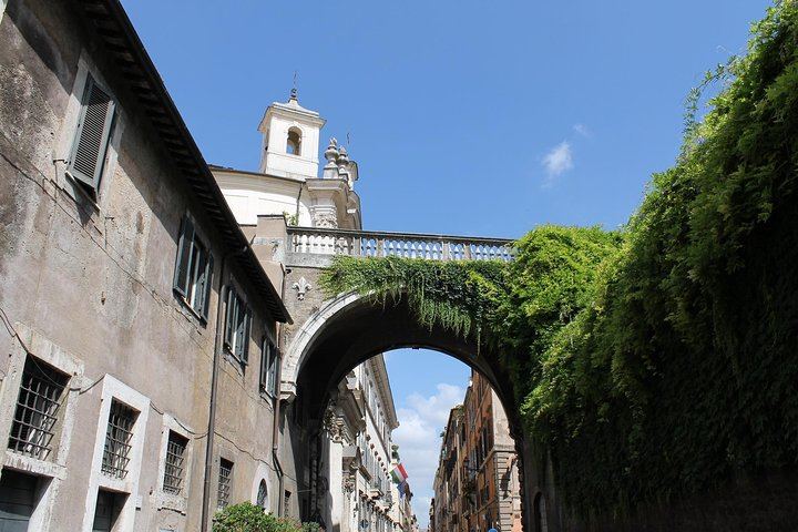 Rome at Sunrise Walking Tour: Pantheon Trevi Fountain & Breakfast