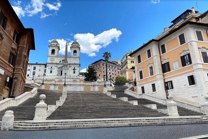 Rome at Sunrise Walking Tour: Pantheon Trevi Fountain & Breakfast