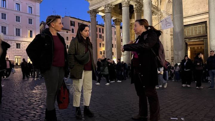 Rome at Sunset Walking Tour: Navona, Pantheon, Trevi & More