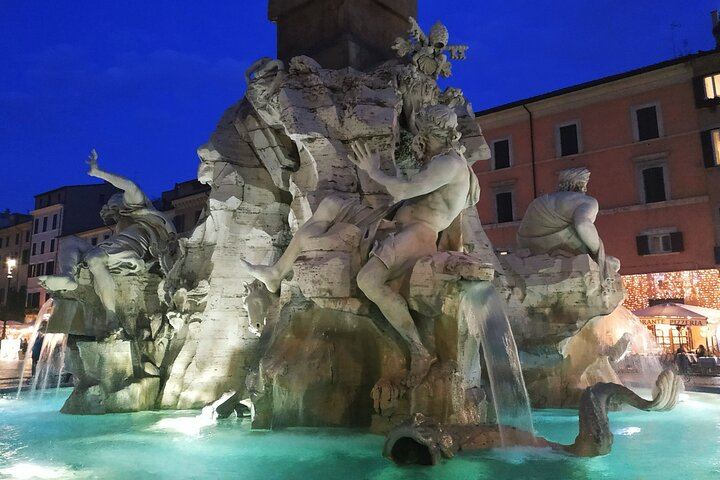Rome at Sunset Walking Tour: Navona, Pantheon, Trevi & More