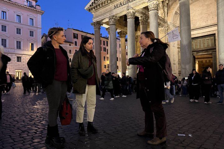 Rome at Sunset Walking Tour: Navona, Pantheon, Trevi & More