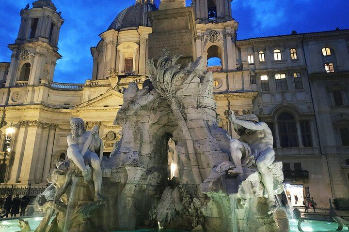 Rome at Sunset Walking Tour: Navona, Pantheon, Trevi & More