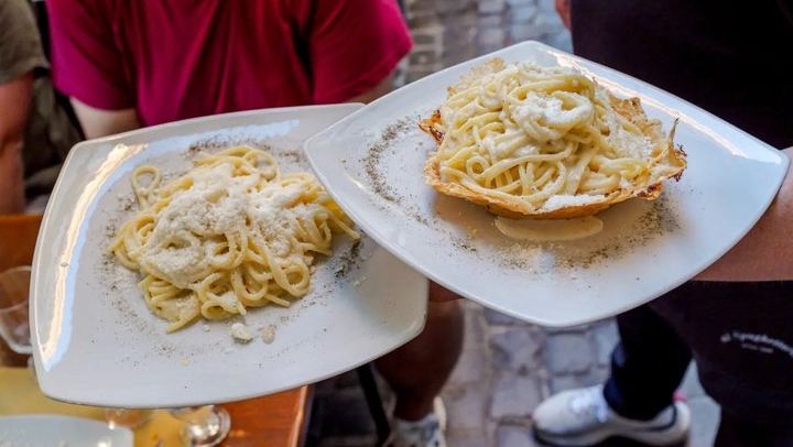 Rome: Award Winning Trastevere Group Food Tour with Wine