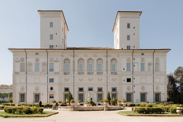 Borghese Gallery for Fifteen, Special Collections Included