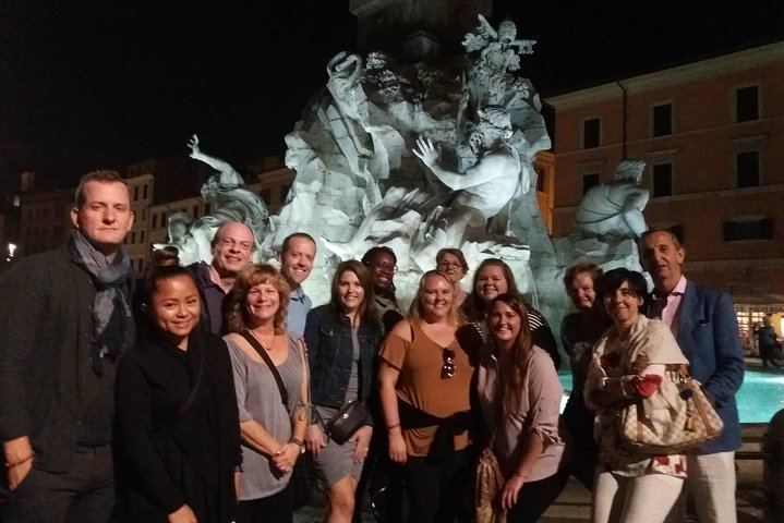 Rome by Night Walking tour Including Piazza Navona Pantheon and Trevi Fountain
