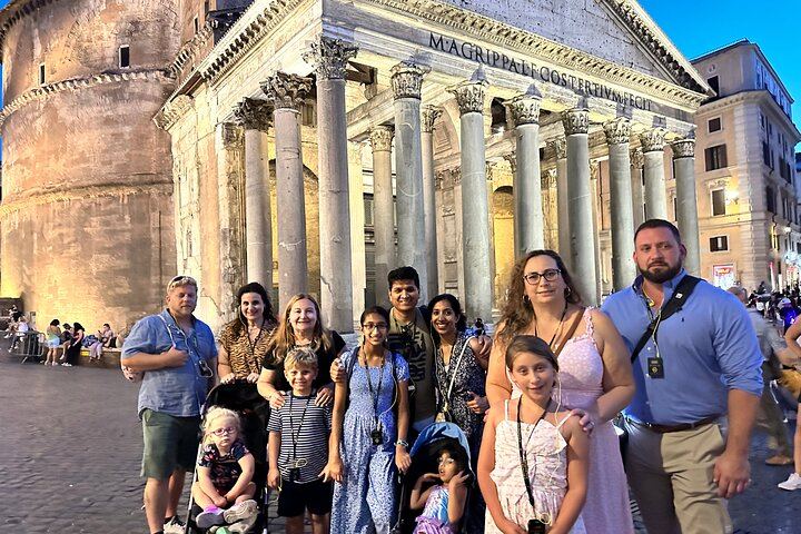 Rome by Night Walking tour Including Piazza Navona Pantheon and Trevi Fountain