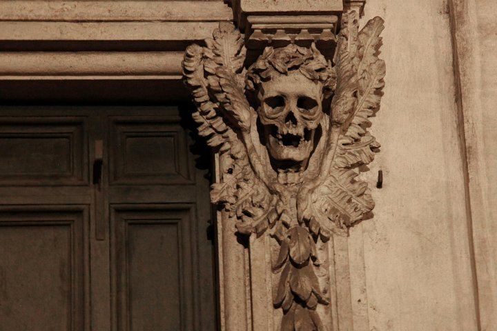 Rome by Night Walking Tour - Legends & Criminal Stories