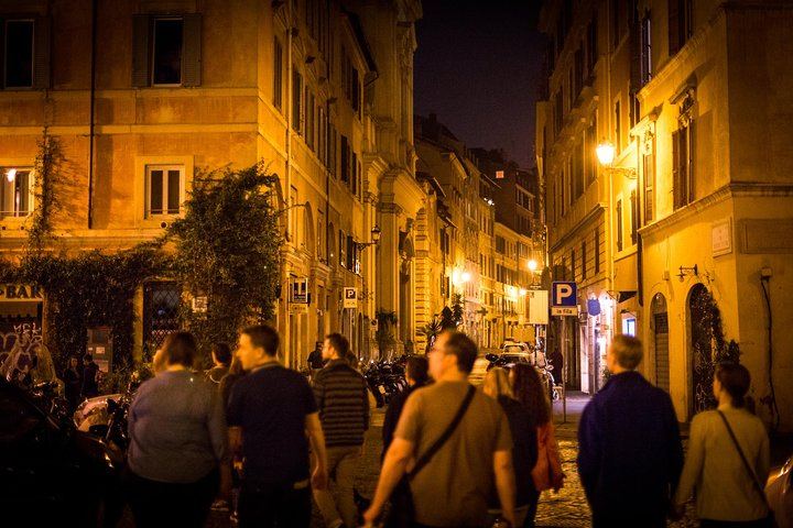 Rome by Night Walking Tour - Legends & Criminal Stories