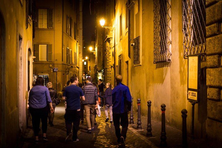 Rome by Night Walking Tour - Legends & Criminal Stories