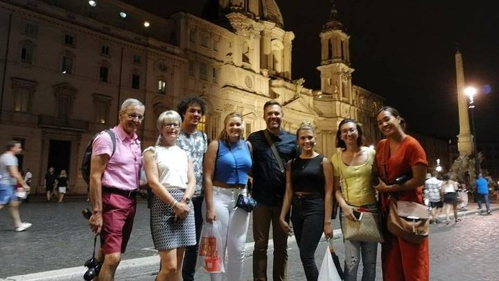 Rome by Night Walking tour Including Piazza Navona Pantheon and Trevi Fountain