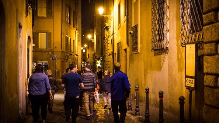 Rome by Night Walking Tour - Legends & Criminal Stories