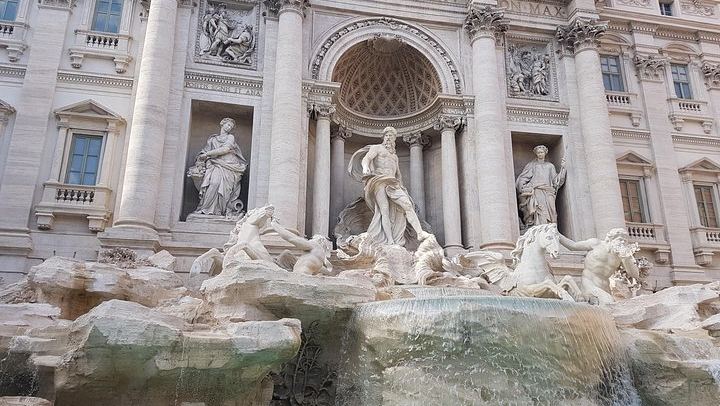 Rome: Discover the famous Fountains and Squares, Small Group Tour