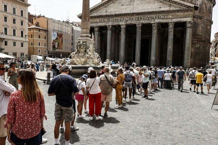 Rome: Discover the famous Fountains and Squares, Small Group Tour