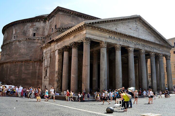 Rome: Discover the famous Fountains and Squares, Small Group Tour