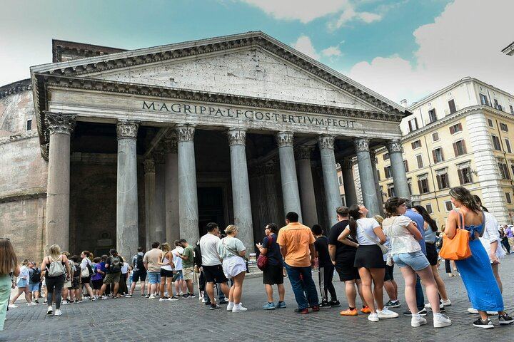 Rome: Discover the famous Fountains and Squares, Small Group Tour
