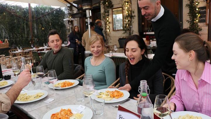 Rome Food Tour: Trastevere Hidden Gems with Dinner & Wine