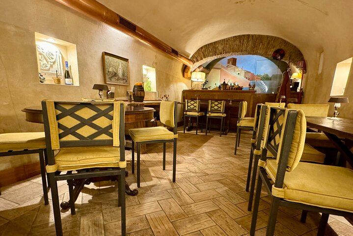 Rome Lunch Food Tasting with Wine Pairing Experience Trastevere