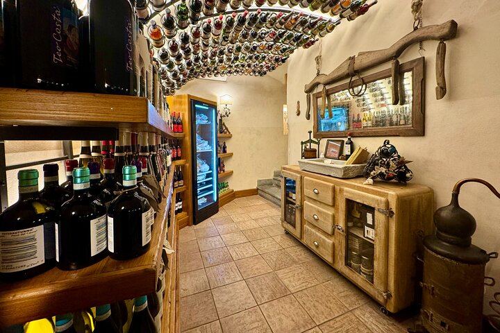 Rome Lunch Food Tasting with Wine Pairing Experience Trastevere