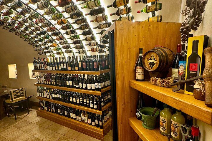 Rome Lunch Food Tasting with Wine Pairing Experience Trastevere
