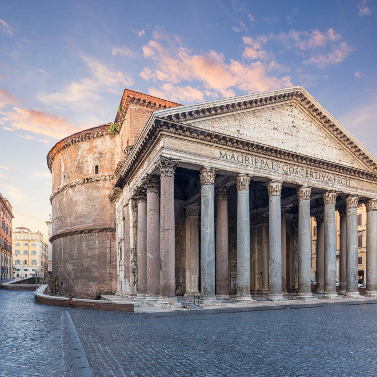 Pantheon Guided Tour Starting from Piazza Navona and the Flood Marks