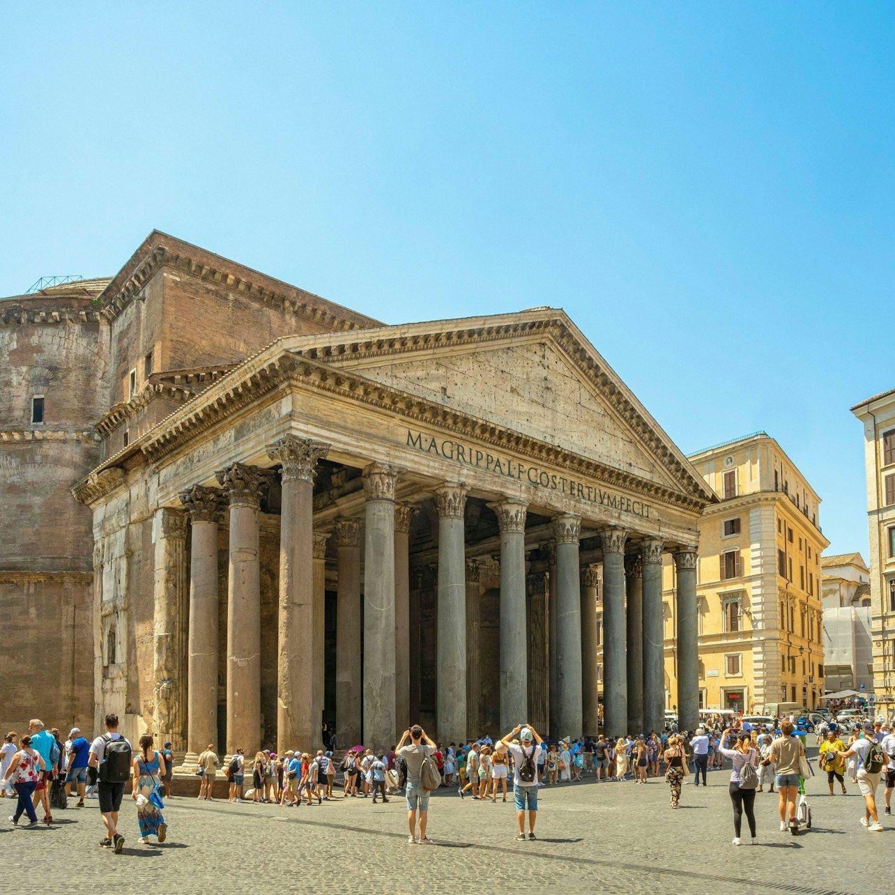 Rome Guided Walk with Pantheon Fast-Track and the Trevi Paid Area