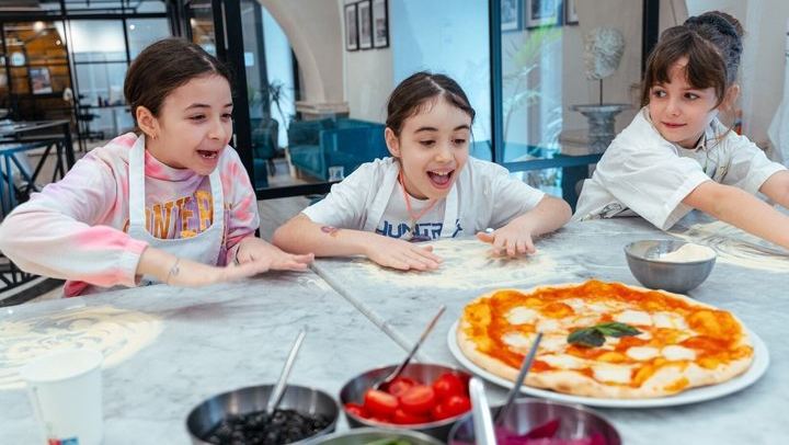 Rome Pizza or Pasta Cooking Class Gelato Tasting & Unlimited Wine