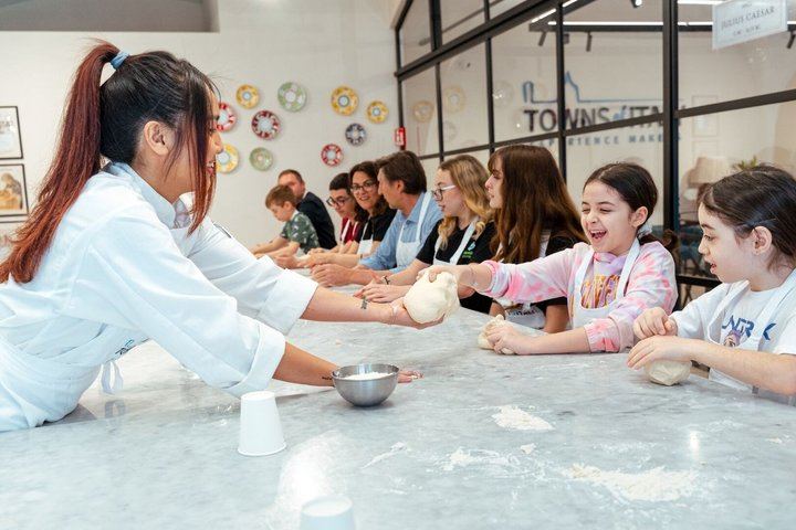 Rome Pizza or Pasta Cooking Class Gelato Tasting & Unlimited Wine