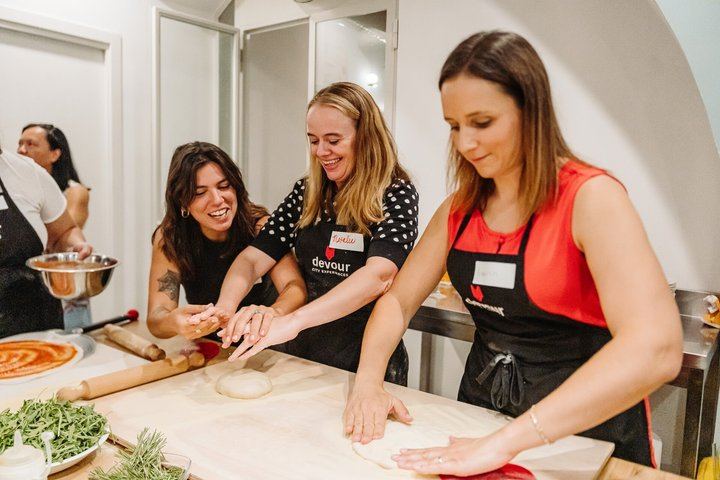 Rome Pizza & Tiramisù Cooking Class with Unlimited Wine