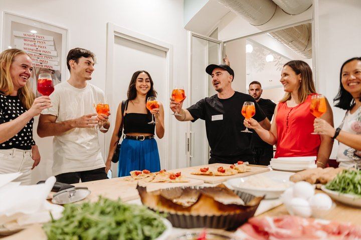 Rome Pizza & Tiramisù Cooking Class with Unlimited Wine