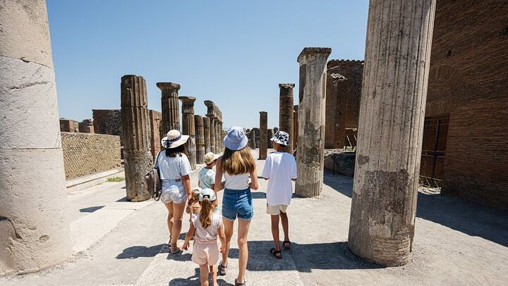 Rome: Private Walking Tour of Highlights & Secret Spots
