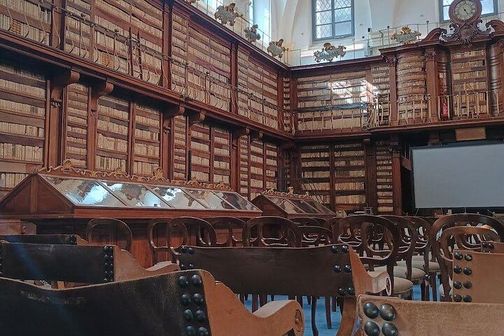 Rome private Walking Tour: Hidden Gems & Local Stories