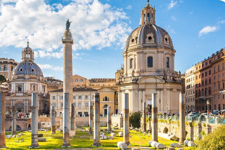 Rome Scavenger Hunt & Highlights Self-Guided Walking Tour