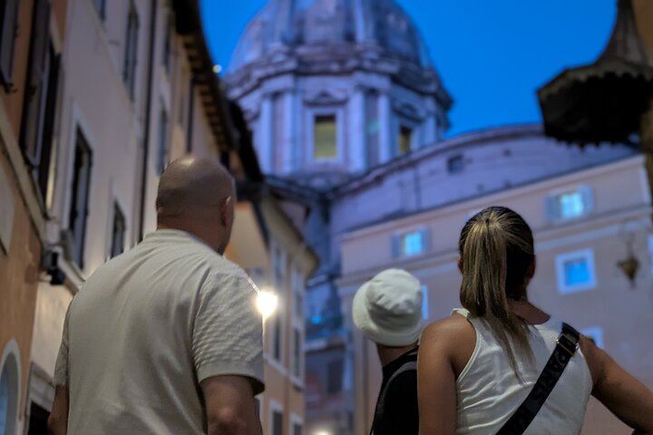 Rome Secrets, Legends & Dark History Tour with Tasty Bites