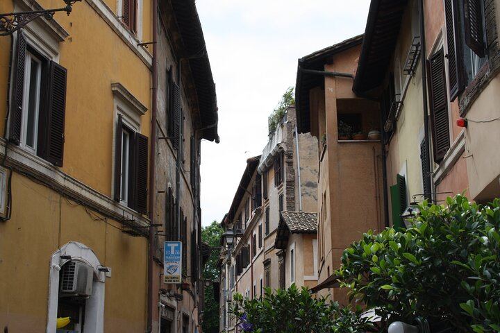 Rome: Trastevere Food Tour Wine Tasting and Local Expert Guide