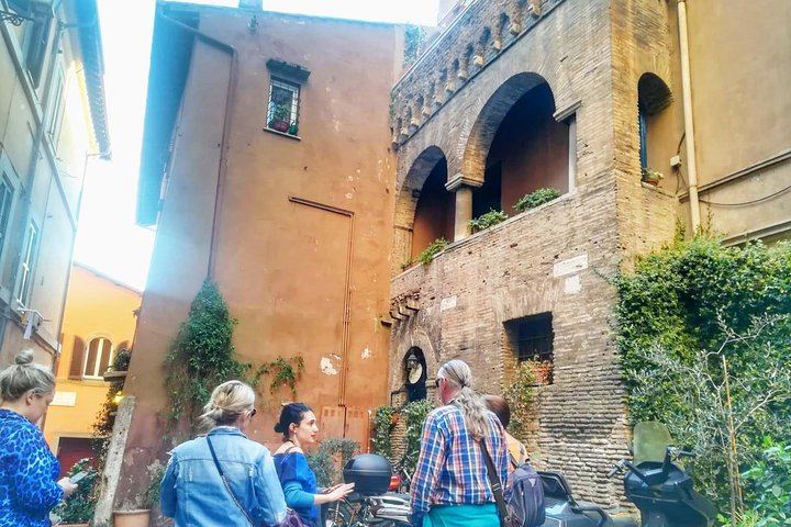 Rome: Trastevere Food Tour Wine Tasting and Local Expert Guide